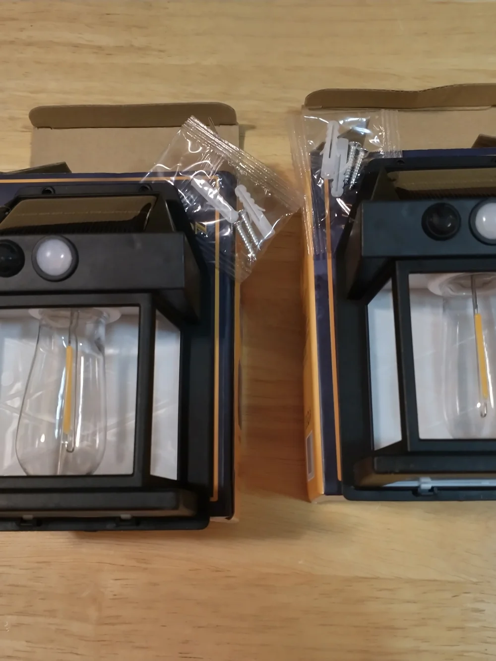 2pack of Solar Interaction Wall Lamp With 3 modes - Black